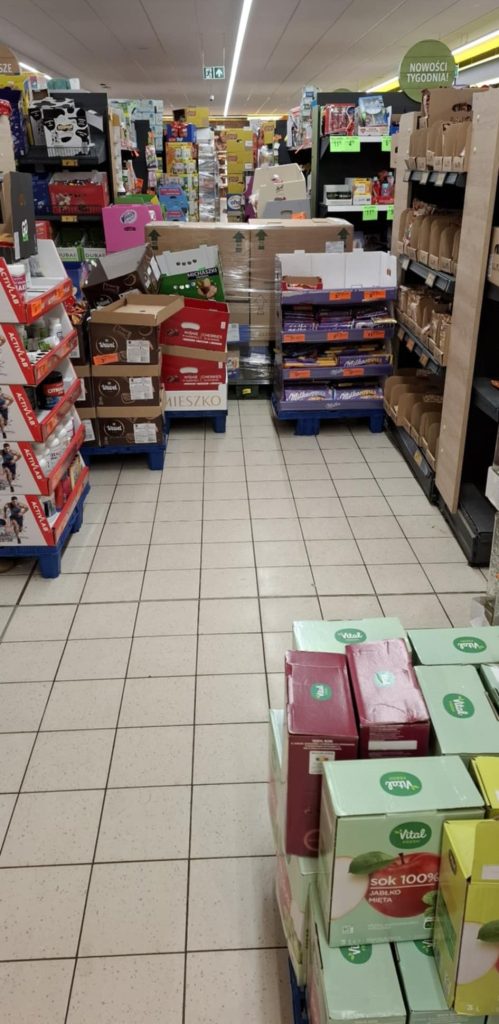 Victoria Zalas pokonuje UKS R4 w siatkarskim meczu Victoria Zalas pokonuje UKS R4 w siatkarskim meczu
