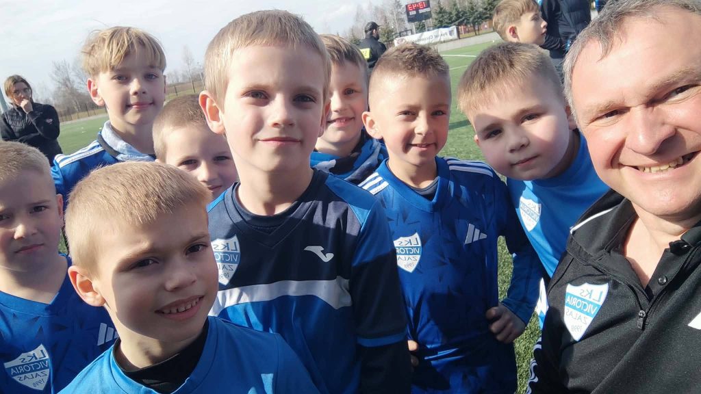 Dzisiejszy dzień nasze Żaki spędziły na Stadionie Miejskim w Chrzanowie gdzie zagrały w…