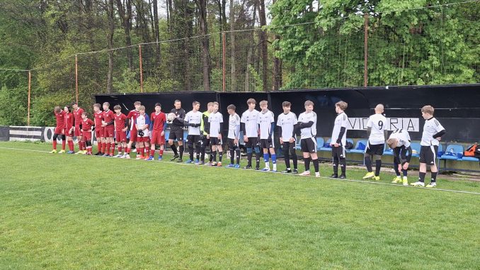 Victoria Zalas pokonuje Wolankę 5:2 w meczu trampaków