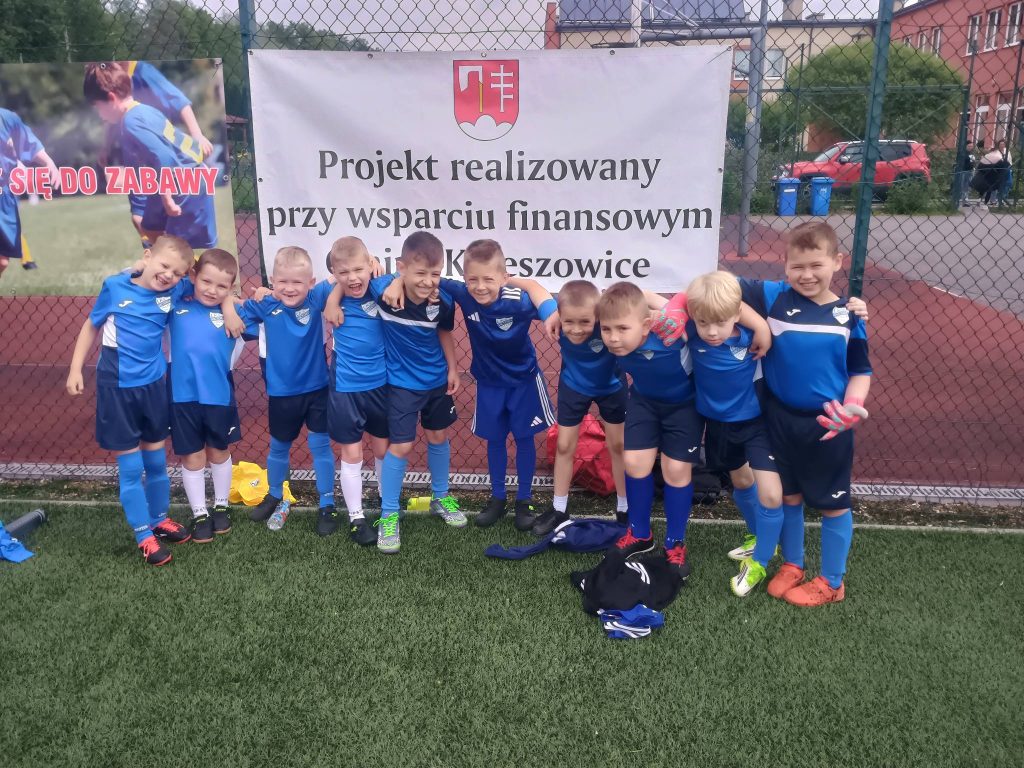 W niedzielne przedpołudnie Nasze żaki udały się do Krzeszowic aby powalczyć w turnieju…